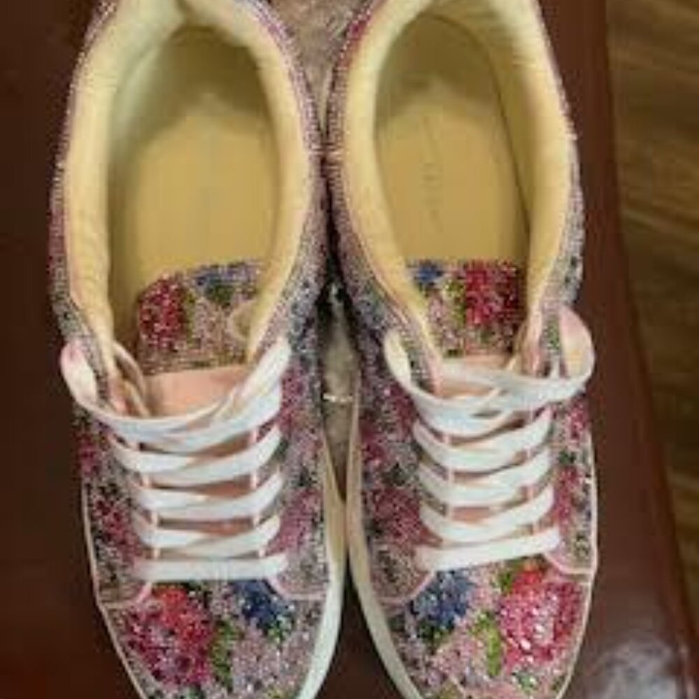 BLING BLING!!!!!!!! SOOO CUTE!!!!